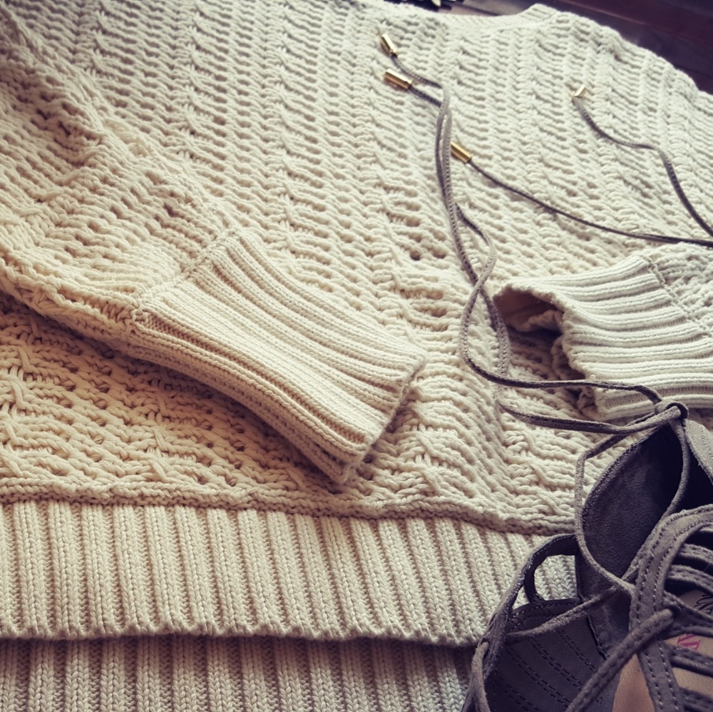 Elizabeth & James Knit Sweater Ivory, Cream - Picture 4 of 8